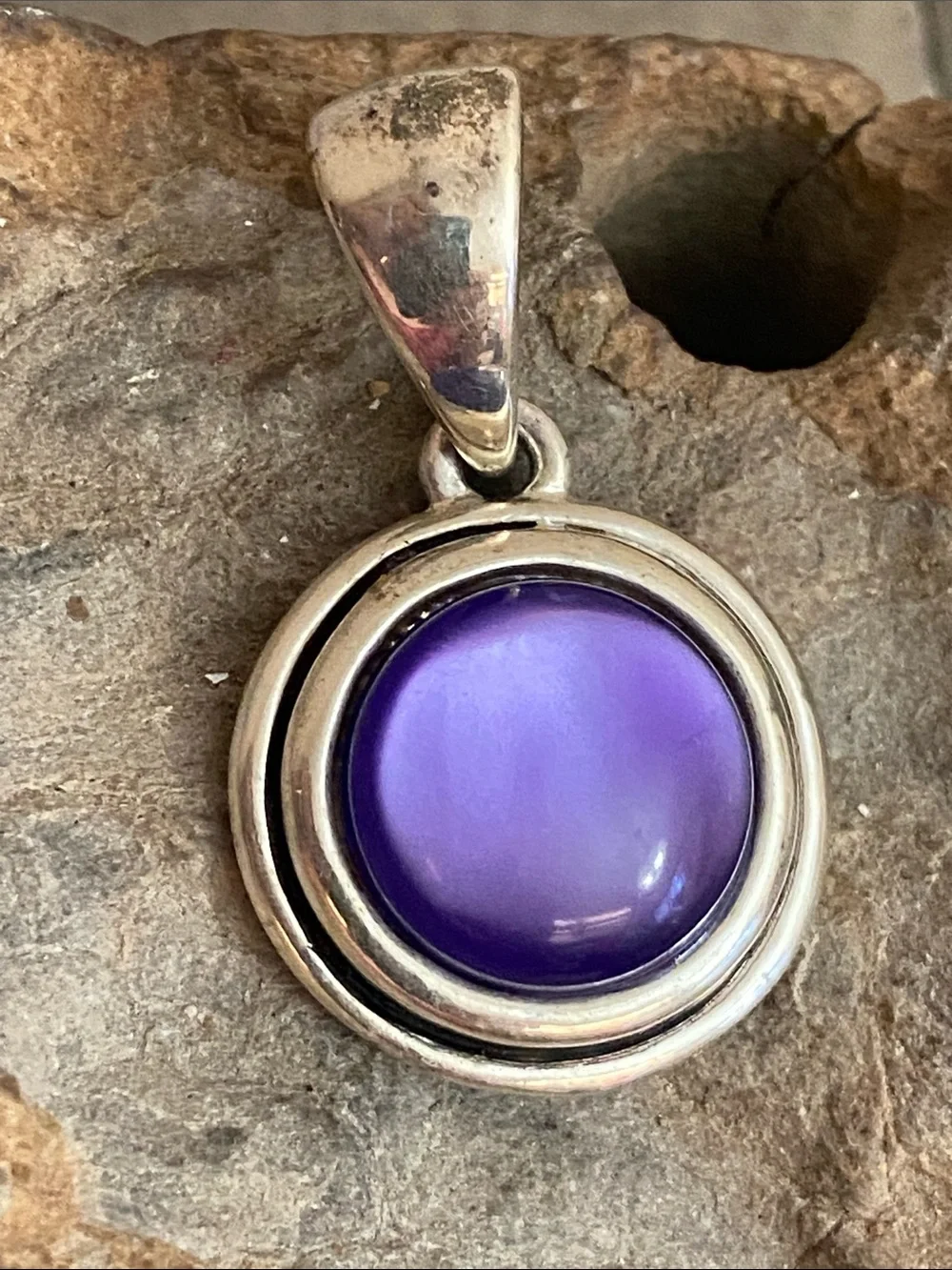Vintage 80s Purple Acrylic Cabochon Set in Silver Round Pendant